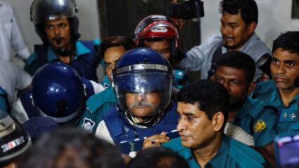 बांगलादेशात राजकीय गोंधळ! ढाका पोलिसांची अवामी लीगच्या फ्लॅश रॅलीवर मोठी कारवाई;  २०० हून अधिक नेत्यांना अटक