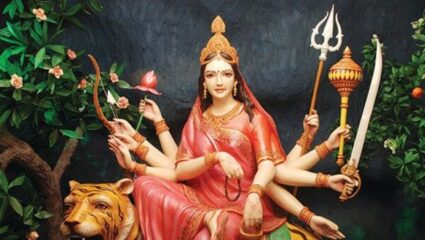 Shardiya Navratri 2025: नवरात्रीच्या तिसऱ्या दिवशी करा चंद्राघंटा देवीची पूजा, जाणून घ्या पूजा पद्धत आणि मंत्र