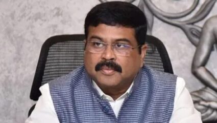 Bihar Politics : ऐन बिहार निवडणुकीच्या तोंडावर भाजपने धर्मेंद्र प्रधान यांच्याकडे सोपवली ‘ही’ महत्त्वाची जबाबदारी
