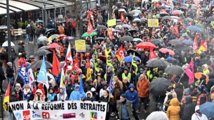 France Strike : फ्रान्समध्ये 24 तासांचा ऐतिहासिक संप; एकाच वेळी 8 लाख लोक रस्त्यावर उतरणार; ‘हे’ आहे कारण