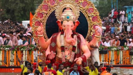 लालबागच्या राजाच्या विसर्जन मिरवणुकीत चोरांचा सुळसुळाट! भाविकांचे १०० मोबाईल आणि सोन्याच्या चेन लंपास