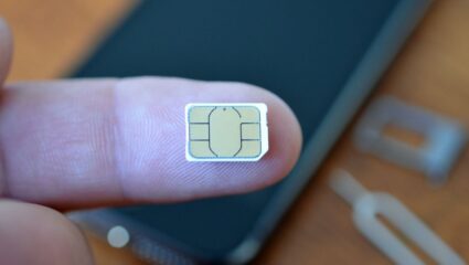 रिचार्ज न करताही सिम कार्ड किती दिवस चालू राहते? Jio, Airtel आणि Vi वापरकर्त्यांसाठी महत्त्वाची माहिती