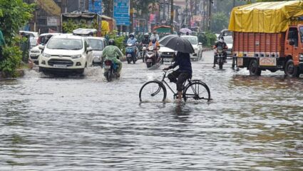 IMD Heavy Rain Alert: पावसाचा कहर थांबेना, हवामान विभागाकडून पुढील 7 दिवसांसाठी ‘रेड अलर्ट’ जारी
