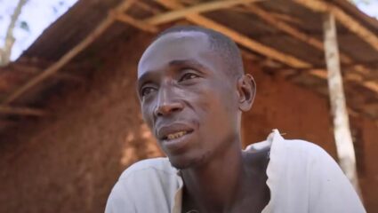 Ismail Azizi Tanzania : मृत्यूला हरवणारा टांझानियन इसम; सहा वेळा ‘मरण पावला’, पण प्रत्येक वेळी जिवंतच परतला