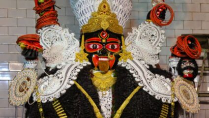Shardiya Navratri 2025: नवरात्रीमध्ये सप्तमीच्या दिवशी करा कालरात्री देवीची पूजा, जाणून घ्या पद्धत, मंत्र आणि महत्त्व