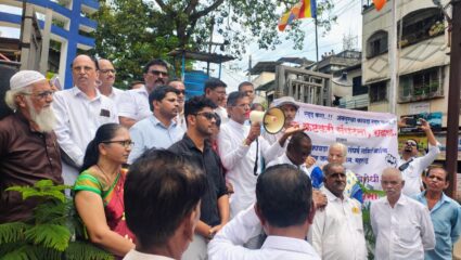 कर्जतमध्ये जनसुरक्षा कायद्याविरोधात आंदोलन, सरकारविरोधी जोरदार घोषणाबाजी