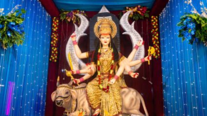 Zodiac Signs: अष्टमीच्या दिवशी या राशीच्या लोकांचे चमकेल भाग्य, तुमची जीवनामध्ये होईल प्रगती