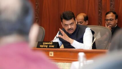 Maharashtra Working Hours: आता कामगारांना 9 तासांऐवजी 12 तास काम करावे लागणार, सरकारचा मोठा निर्णय