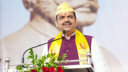 Devendra Fadnavis: रामोशी-बेडर समाजासाठी मुख्यमंत्र्यांची मोठी घोषणा; दोन लाख रुपयांचे बिगर तारण कर्ज अन् उद्योग-व्यवसायासाठी….