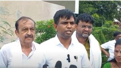 Wardha : विशेष जन सुरक्षा अधिनियम विरोधात वर्ध्यात सर्वपक्षीय धरणे आंदोलन