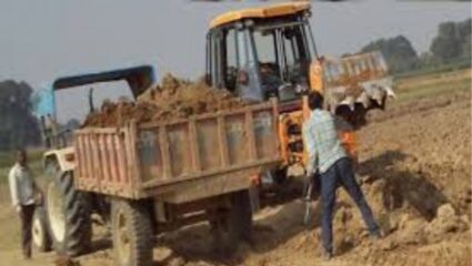 अजित पवारांनी कॉल केलेल्या गावातील मुरूम उपसा अवैधच; अहवालात गोष्टी उघड
