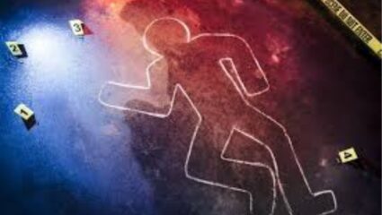 Jalgaon Crime : जळगाव हादरलं! पती पत्नीच्या वादात मध्यस्थी करणं मामला जीवावर बेतलं, चाकूने भोसकून संपवलं