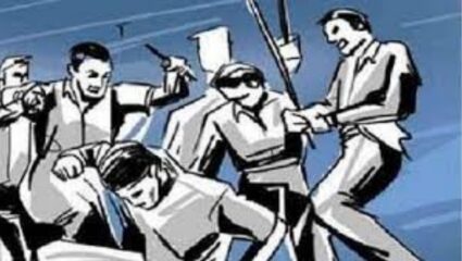 Jalgaon Crime: संतापजनक! माझ्याकडे पाहून का थुंकला? या किरकोळ कारणातून दोन कुटुंबात तुफान हाणामारी, एकाच मृत्यू तर