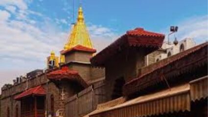 नातवाचा बर्थडे, साई दर्शनाचा प्लॅन आणि ऑनलाइन फसवणूक; शिर्डीत घडली धक्कादायक घटना