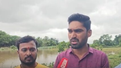 BEED : पूराच्या पाण्यानं शेतं झालीत उदध्वस्त, शेतकऱ्यांची सरकारकडे मदतीची आर्त हाक