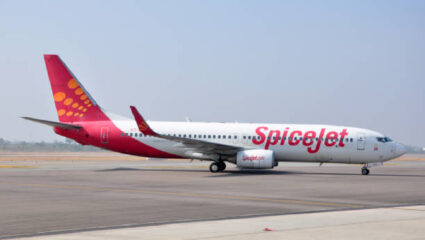 मोठी बातमी! अनर्थ टळला; मुंबई एअरपोर्टवर Spicejet च्या विमानाने उड्डाण घेतले अन् बाह्य चाक…