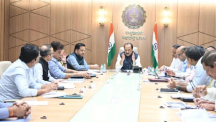 Ajit Pawar: ‘या’ रेल्वेमार्गाच्या उर्वरित भूसंपादन प्रक्रियेला गती द्यावी; अजित पवारांचे निर्देश