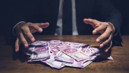 Crime News: कर्ज मंजूर करुन देण्याच्या आमिषाने व्यावसायिकाची ८९ लाखांची फसवणूक; CA ला अटक