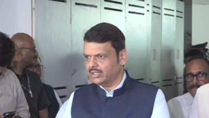 Devendra Fadnavis: रामलीला कार्यक्रमांना मुसळधार पावसाचा फटका; मंडळांची फडणवीसांकडे धाव, केल्या ‘या’ मागण्या