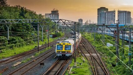 Mumbai Local : मुंबईकरांनो लोकलने प्रवास करण्यापूर्वी ही बातमी वाचा! तब्बल 14.5 तास लोकल बंद राहणार, काय आहे कारण?