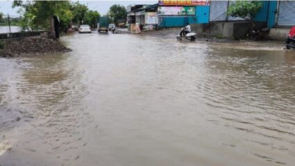 माण तालुक्यात पावसाचा हाहा:कार; म्हसवड शहरात पाणीच पाणी, जनजीवन विस्कळीत