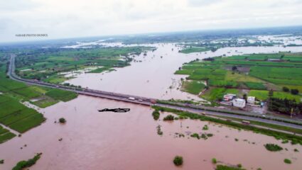 सीना नदीने धारण केले रौद्ररूप; महापूर आल्याने शेतकऱ्यांचे मोठे नुकसान, नदीकाठच्या गावांना…