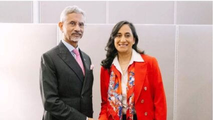 भारत-कॅनडा संबंध पुन्हा होताहेत दृढ; जयशंकर यांनी घेतली अनिता आनंद यांची भेट घेतली