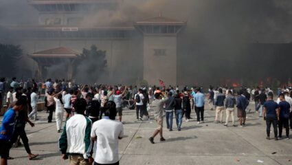 Nepal Violence : हिंसक निदर्शनांचा फायदा घेत नेपाळच्या तुरुंगातून कैदी फरार; भारतात घुसखोरीचा प्रयत्नामुळे सीमेवर हाय अलर्ट