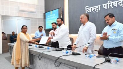 ‘सोलापूर जिल्हा परिषदेच्या अनुकंपा भरतीचे काम राज्यात आदर्श’; ग्रामविकासमंत्री जयकुमार गोरेंचे गौरोद्गार