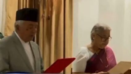 नेपाळच्या पंतप्रधानपदी Sushila Karki; राजकीय गोंधळाच्या पार्श्वभूमीवर तातडीने घेतली शपथ