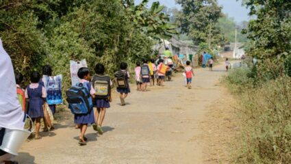 तब्बल 500 आश्रमशाळांतील विद्यार्थी गणवेशाविना; ‘हे’ कारण ठरतंय अडचणीचं