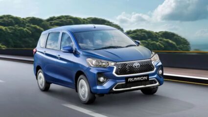 Toyota Rumion च्‍या सर्व व्‍हेरिएण्‍ट्समध्‍ये आता ६ एअरबॅग्‍जस, प्रवासी सुरक्षिततेसाठी महत्त्वाचा निर्णय