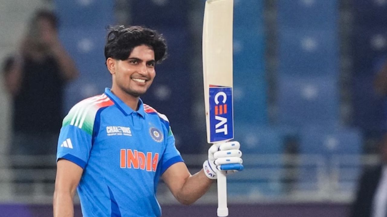 दिनेश कार्तिकने म्हटले आहे की, आशिया कप स्पर्धेत सूर्यकुमार यादव नाही तर शुबमन गिल चालणार आहे. मोठ्या कालावधीनंतर शुबमन गिल आशिया कप स्पर्धेत पुनरागमन करत आहे. त्याचा फॉर्म पाहता नक्कीच तो मोठी कामगिरी करण्याची शक्यता आहे. 