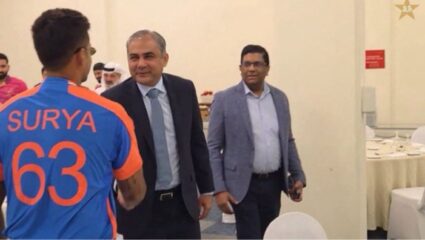 Asia cup 2025 : ‘लाज वाटू दे देशद्रोही माणसा…’, पाकविरुद्धच्या सामन्यापूर्वी सूर्याकडून मोठी चूक? चाहत्यांचा उडाला भडका