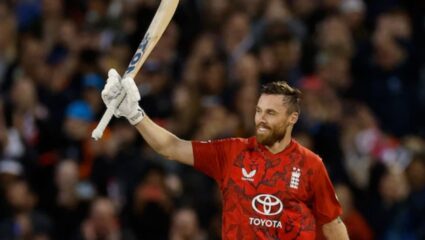 SA vs ENG T20 : फिल साल्टने स्वतःच्याच विक्रमाला दिला तडा! इंग्लंडकडून T20 cricket मध्ये पहिल्यांदाच गाजवला ‘हा’ पराक्रम
