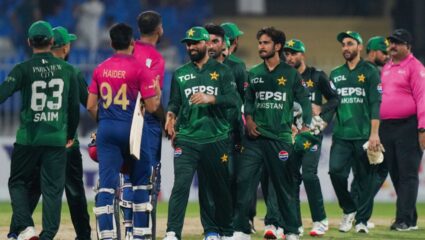 Asia cup 2025 : पाकिस्तानच्या नाटकाचा अंक संपला! UAE विरुद्ध सामन्यात उतरणार मैदानात; ‘या’वेळी सुरू होणार सामना 