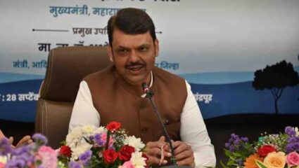 Chandrapur: जिल्हा खनिज प्रतिष्ठानच्या वतीने कॉफी टेबल बुकचे अनावरण, चंद्रपूर आणि गडचिरोली हे इंडस्ट्रियल मॅग्नेट जिल्हे