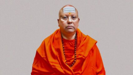 ‘माझ्या रूमवर ये, मी तुला परदेशात घेऊन जाईन,  तुला एक पैसाही खर्च येणार नाही…’ स्वामी चैतन्यनंद यांचे व्हॉट्सअ‍ॅप चॅट समोर