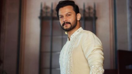 ‘डिटेक्टिव धनंजय’ वेब सिरीज प्रेक्षकांच्या भेटीस, आदिनाथ कोठारेचा हटके लूक चर्चेत