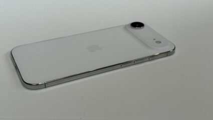 काय सांगता! भारताच्या या शेजारी देशात नाही मिळणार Apple चा सर्वात पातळ iPhone Air, कारण वाचून तुम्हीही व्हाल हैराण