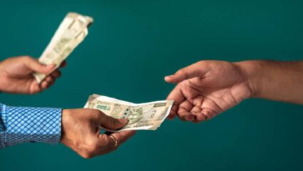 1 हजाराची लाच घेणं भोवलं; तलाठ्याला लाचलुचपत प्रतिबंधक विभागाने रंगेहात पकडले