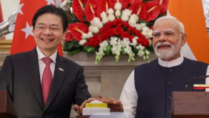 पंतप्रधान मोदी आणि सिंगापूरचे पंतप्रधान वोंग यांच्या हस्ते जेएन पोर्ट पीएसए मुंबई टर्मिनल फेज-२ चे उद्घाटन