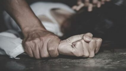 Delhi Crime : शिक्षकी पेशाला काळिमा! विद्यार्थिनीवर नृत्य शिक्षकाने केला वारंवार बलात्कार, दिल्लीतील धक्कादायक घटना