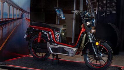 Kinetic Green ने लाँच हलकी फुलकी इलेक्ट्रिक दुचाकी, किंमत तर अगदीच स्वस्त