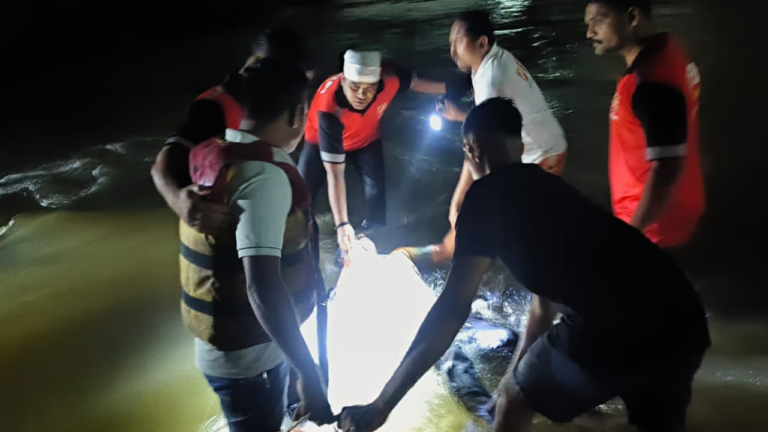 Breaking News : विसर्जनाला गालबोट! ठाण्यात विसर्जनादरम्यान मोठी घटना, 5 जण नदीत बुडाले, एकाचा मृत्यू, 2 बेपत्ता