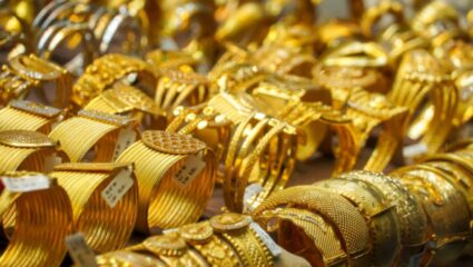 Todays Gold-Silver Price: 24 कॅरेट सोन्याच्या 10 ग्रॅमसाठी मोजावे लागणार तब्बल 1,12,150 रुपये, जाणून घ्या आजचा चांदीचा भाव