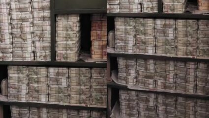 10 दिवस, 3520000000 रुपये, 36 मशीन्स…, ट्रकमध्ये भरावे लागल्या नोटा; भारतातील सर्वात मोठा आयकर विभागाचा छापा