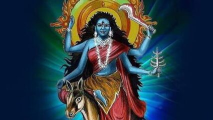Sharadiya Navratri 2025 : तिसऱ्या माळेचा रंग निळा; पुरणानुसार ‘असं’ आहे देवी काळरात्रीचं महात्म्य