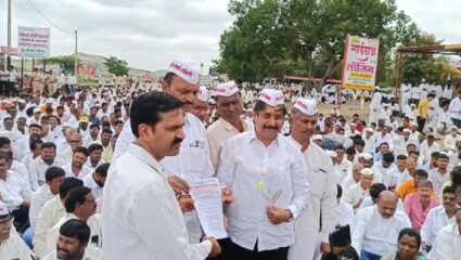 नीरा देवघरच्या पाण्यासाठी रास्ता रोको; खासदार मोहिते पाटलांनी सरकारला दिला इशारा