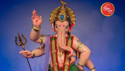 जोपर्यंत मुंबईचा राजा विसर्जनासाठी मार्गस्थ होत नाही तोवर… ऐका मंडळी कथा सांगतो ‘या’ विशेष प्रथेची